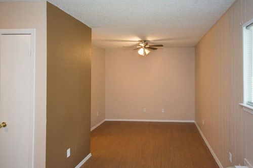 apt-206-400 W 34th St, Austin, TX, 78705-1351 | Card Image