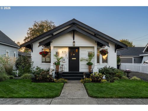 835 Maple St, Junction City, OR, 97448-1247 | Card Image
