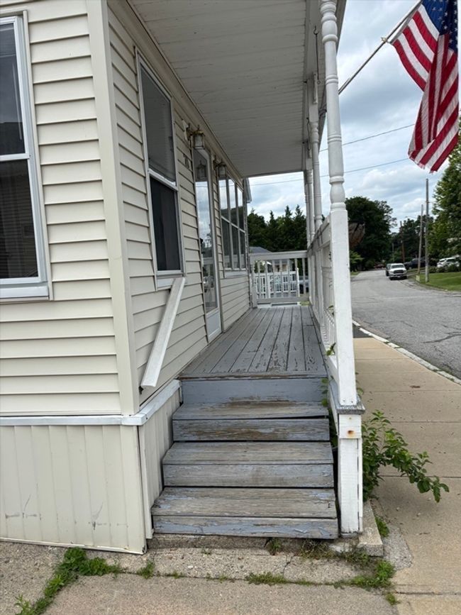 20 Osgood Ave, House other with 3 bedrooms, 2 bathrooms and 3 parking in Lowell MA | Image 24