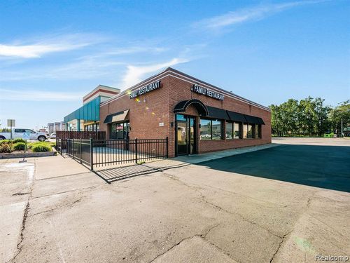110 W Maple Rd, TROY, MI, 48084-5434 | Card Image