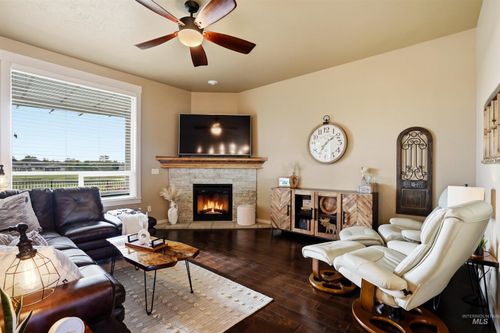 2205 S Herron Dr, Nampa, ID, 83686-5341 | Card Image