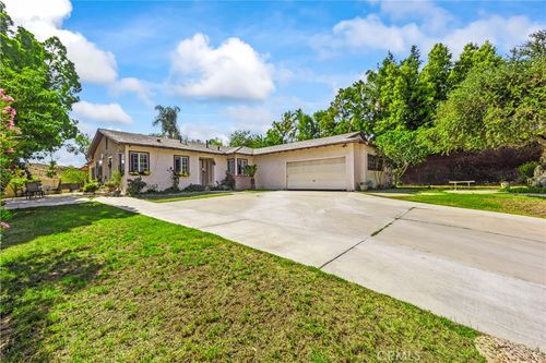 822 Corona Ave, Corona, CA, 92879-1014 | Card Image