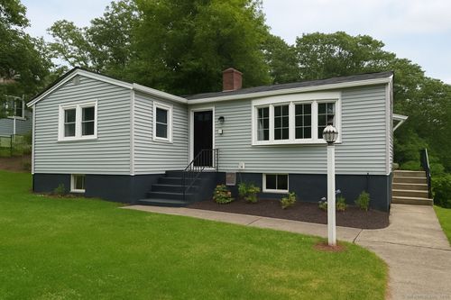 12 Oakwood Ave, Pawcatuck, CT, 06379-2211 | Card Image