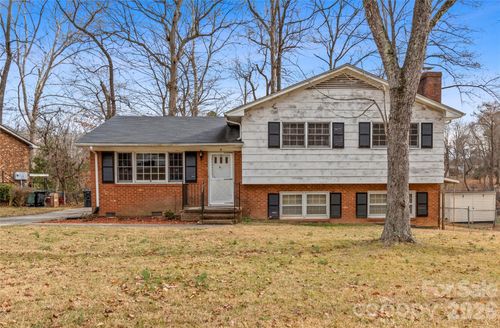 3005 Twin Lakes Dr, Greensboro, NC, 27407-5708 | Card Image