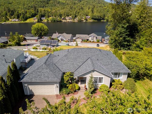 18820 Big Lake Ridge Pl, Mount Vernon, WA, 98274-8101 | Card Image