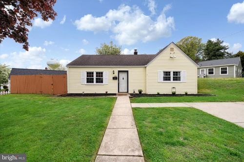 1611 W Willow Run Dr, WILMINGTON, DE, 19805-1221 | Card Image