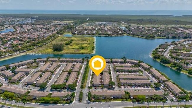 9346 Sw 221 St St, Townhouse with 3 bedrooms, 3 bathrooms and null parking in Cutler Bay FL | Image 25