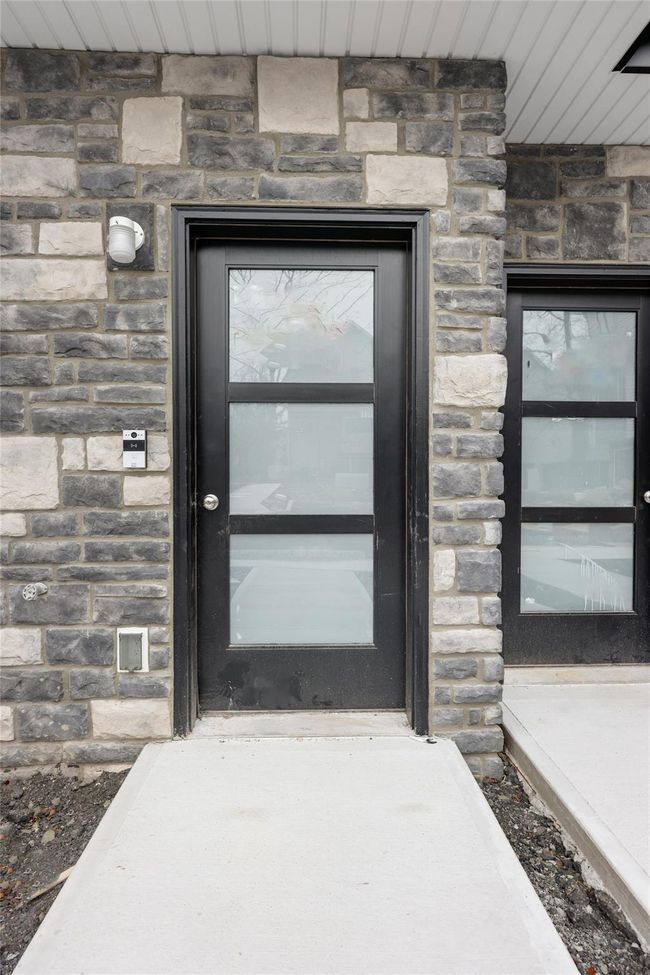 View of property entrance | Image 33