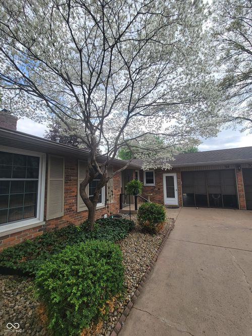 3435 Heritage Rd, Columbus, IN, 47203-2947 | Card Image