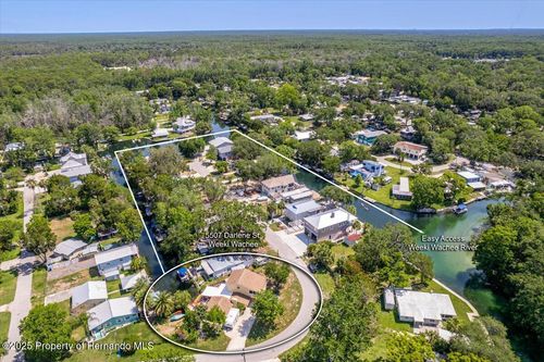 5507 Darlene St, WEEKI WACHEE, FL, 34607-1518 | Card Image