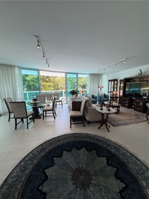 502-2127 Brickell Ave, Miami, FL, 33129-2140 | Card Image
