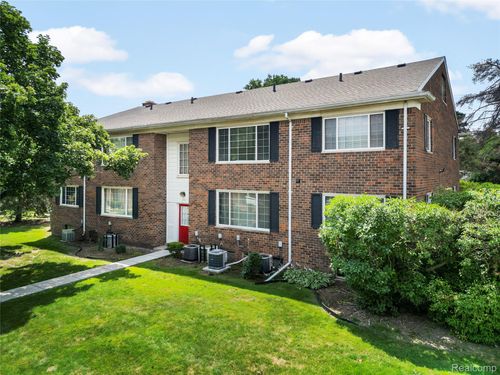 apt-204-25300 Shiawassee Cir, Southfield, MI, 48033-3850 | Card Image