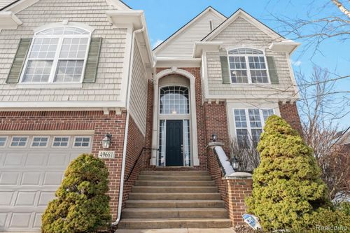 49681 S Glacier, Northville, MI, 48168-6828 | Card Image