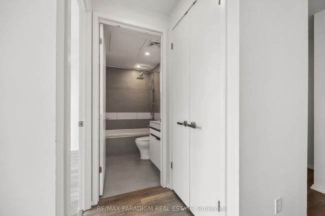 4301 - 197 Yonge St, Condo with 1 bedrooms, 1 bathrooms and null parking in Toronto ON | Image 22