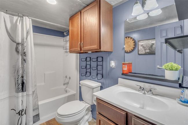 400 Canal Dr, House other with 1 bedrooms, 1 bathrooms and null parking in Pointblank TX | Image 20