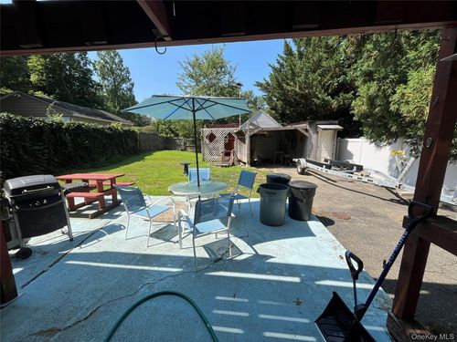 1014 Washington Dr, Centerport, NY, 11721-1825 | Card Image