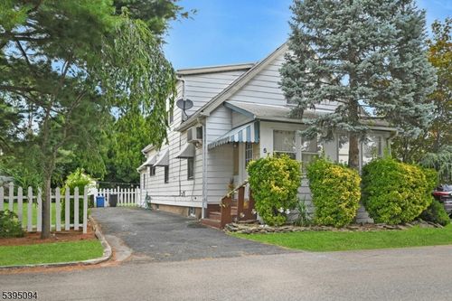 57 18th Ave, Elmwood Park, NJ, 07407-2930 | Card Image