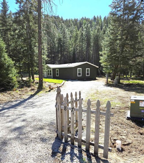 187 W 8th St, Newport, WA, 99156-5520 | Card Image