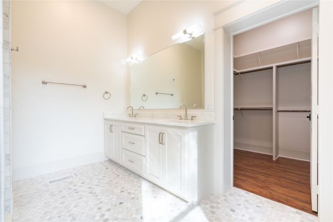 1605 S Main St, House other with 3 bedrooms, 4 bathrooms and 5 parking in Georgetown TX | Image 18