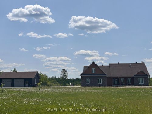 847 Highway 579, Cochrane, ON, P0L1C0 | Card Image