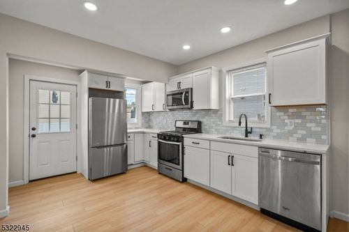 501 Centennial Ave, Cranford, NJ, 07016-3427 | Card Image