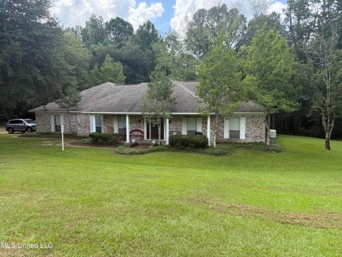 109 Falcon Ridge Dr, Raymond, MS, 39154-8865 | Card Image