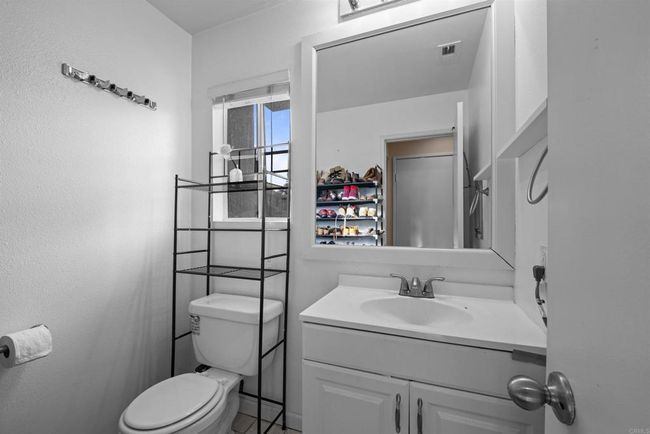 2126 King View Cir, Condo with 3 bedrooms, 3 bathrooms and 2 parking in Spring Valley CA | Image 5