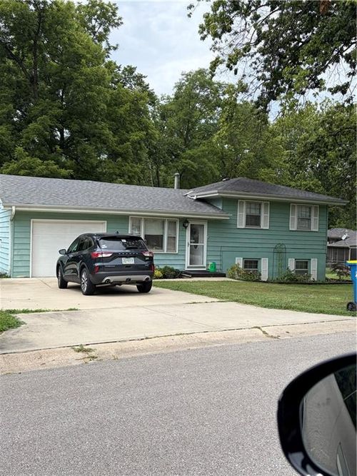 820 S Main St, Liberty, MO, 64068-2651 | Card Image