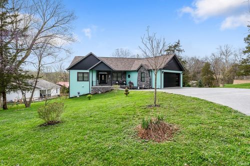 220 N Jefferson Street, Nashville, IN, 47448-8114 | Card Image