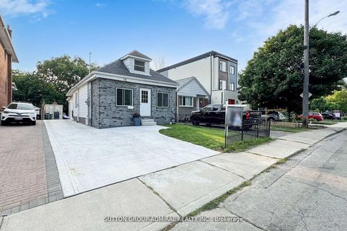 14 Spears St, York, ON, M6N3X7 | Card Image