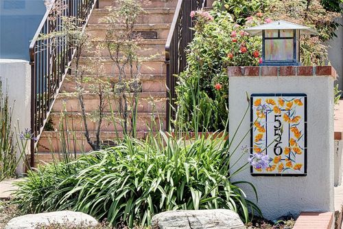 556 Via Media, Palos Verdes Estates, CA, 90274-1252 | Card Image