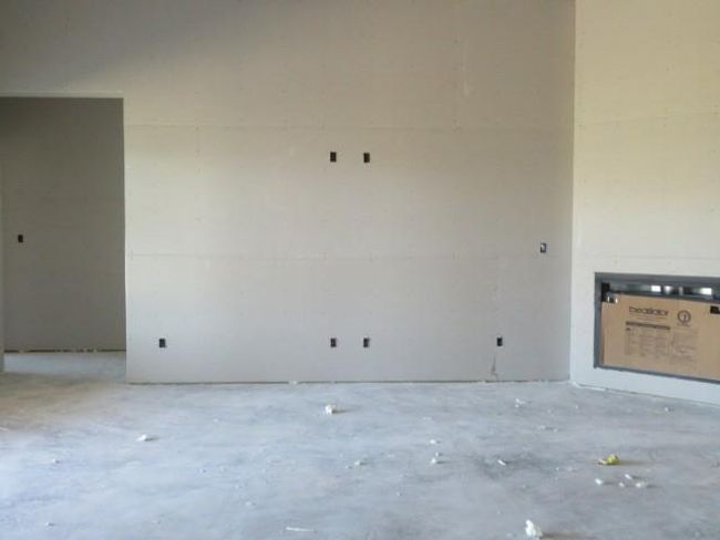 Open concept family room with heatilator gas log. | Image 16