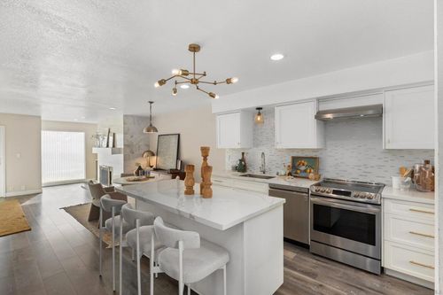 a-1913 Alga Rd, Carlsbad, CA, 92009 | Card Image