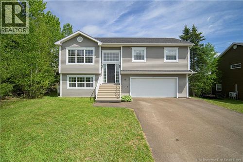 18 Mcconnell St, Oromocto, NB, E2V0J1 | Card Image