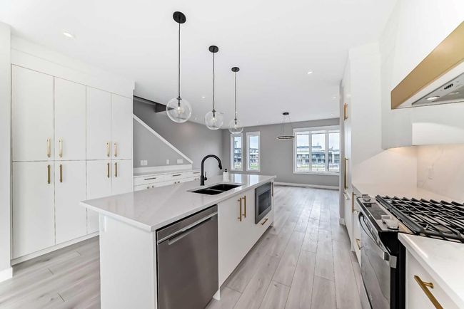501 - 8155 8th Ave, Townhouse with 3 bedrooms, 3 bathrooms and 2 parking in Calgary AB | Image 8
