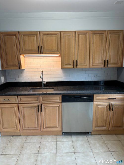 2-57 Dodgingtown Rd, Newtown, CT, 06470-1876 | Card Image