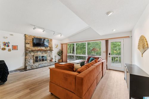 618 12th Plz, PLEASANT GROVE, AL, 35127-1440 | Card Image