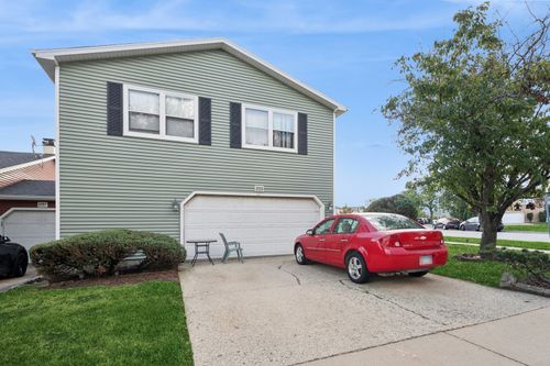 2155 College Dr, Glendale Heights, IL, 60139-1717 | Card Image