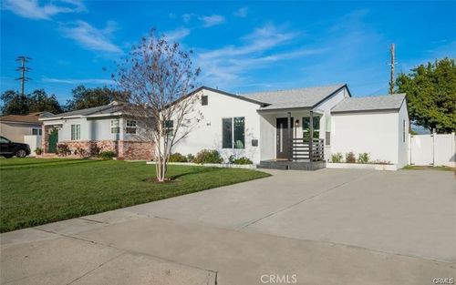 1484 N Clybourn Ave, Burbank, CA, 91505 | Card Image