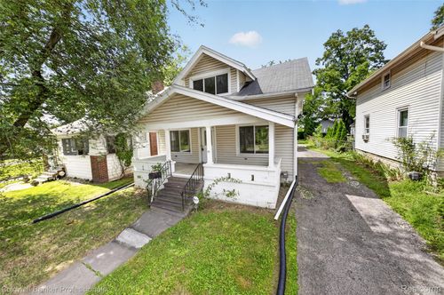 43 Dwight Ave Avenue, Pontiac, MI, 48341 | Card Image