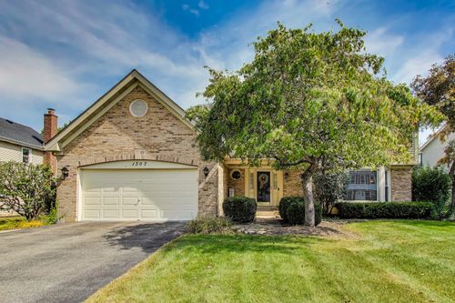 1307 Saddlebrook Rd, Bartlett, IL, 60103-1843 | Card Image