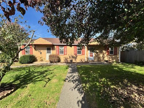 251 West Main Road, Newport, RI, 02840 | Card Image