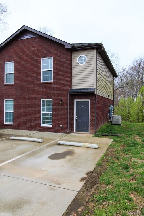 d-2256 Mccormick Ln, Clarksville, TN, 37040-7173 | Card Image