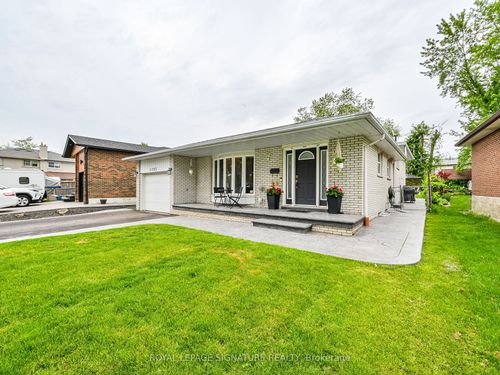 1195 Chada Ave, Mississauga, ON, L5C1P8 | Card Image
