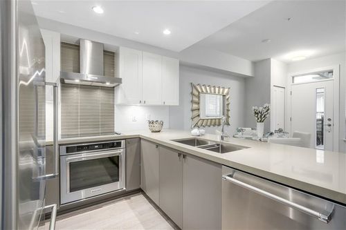 10-3200 Noel Dr, Burnaby, BC, V3J | Card Image