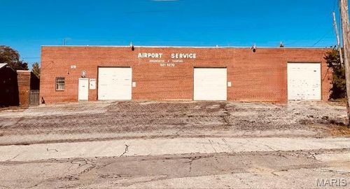 5178 N Hanley Rd, Berkeley, MO, 63134-2419 | Card Image