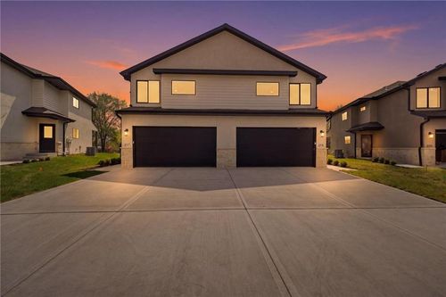 204 Nw Orchard Court, Lees Summit, MO, 64063 | Card Image