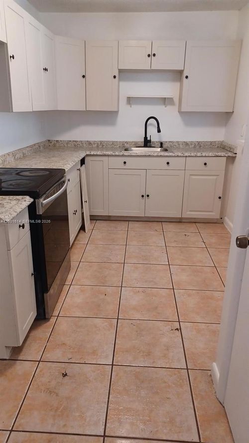d2r-14820 Naranja Lakes Blvd, Homestead, FL, 33032-8338 | Card Image