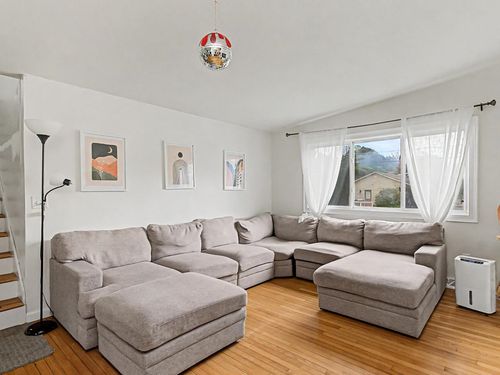 10 Suburban Sq, South Burlington, VT, 05403-6456 | Card Image