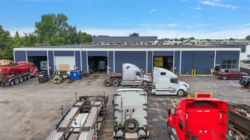 21250 Mullin Ave, Warren, MI, 48089-3087 | Card Image